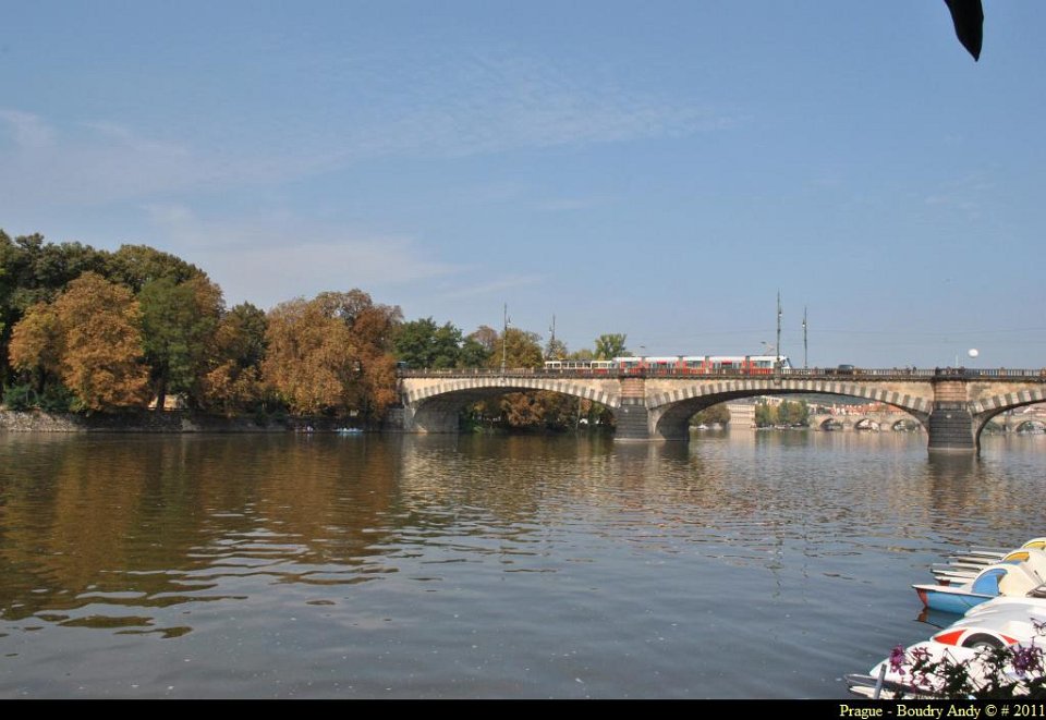 Prague - au bord de la Vltava Moldau 008